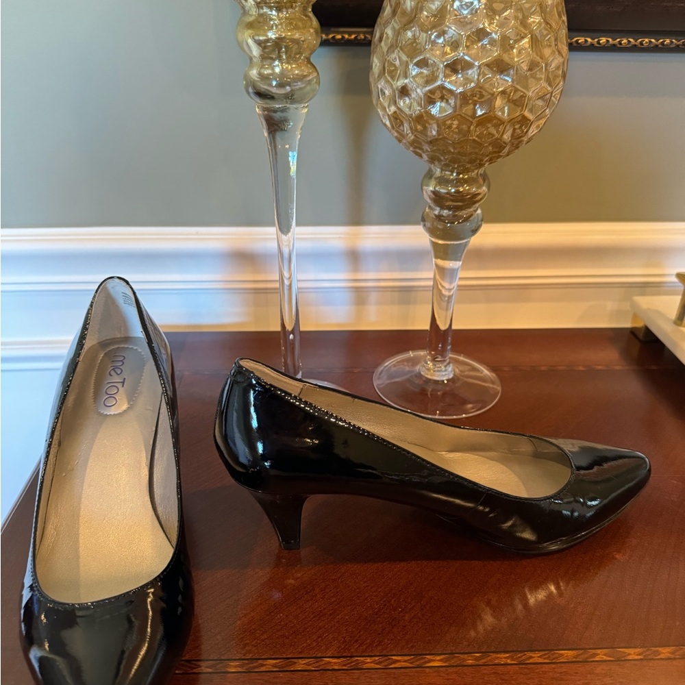 ๐ค Black Patent Leather Heels ๐ค - Picture 3 of 4
